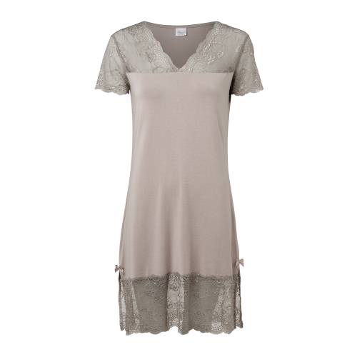 Pearl holiday nightdress diverse